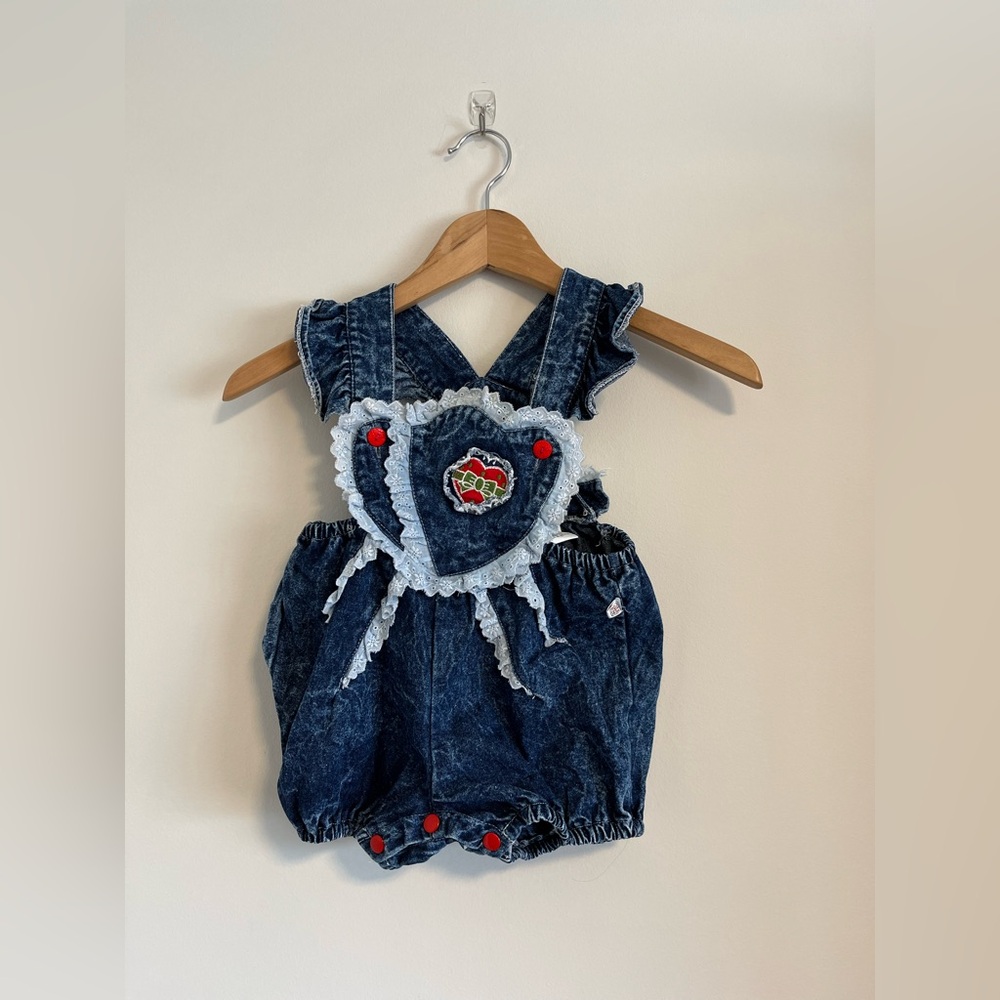 Vintage Great Flamingos embroidered strawberry denim shortalls 🖤 - Picture 8 of 10